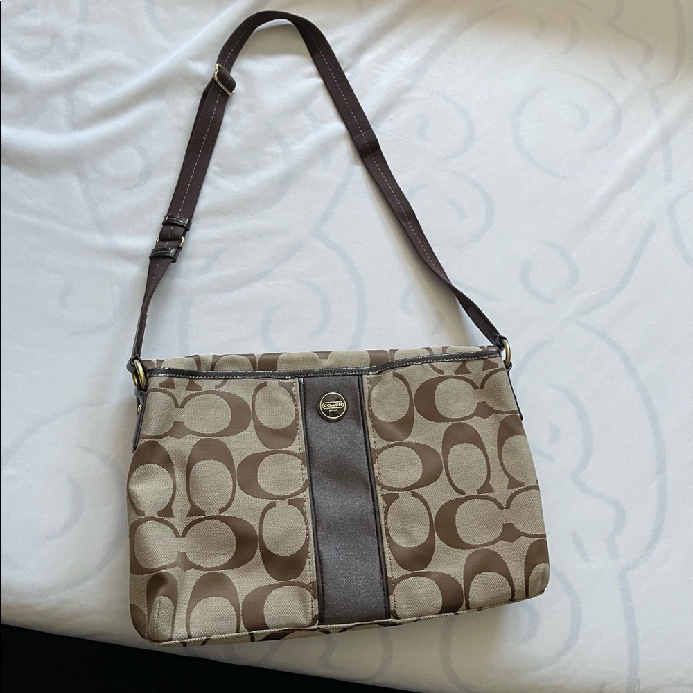 Coach Handbag - Picture 2 of 5